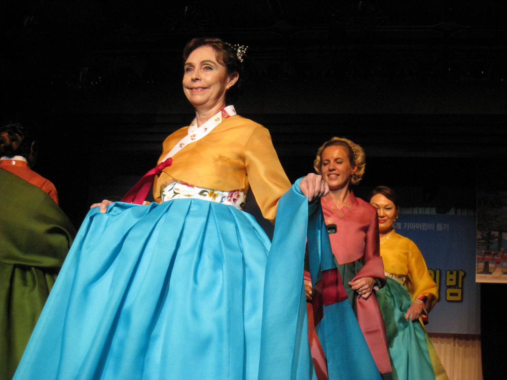 주한대사부인한복패션쇼