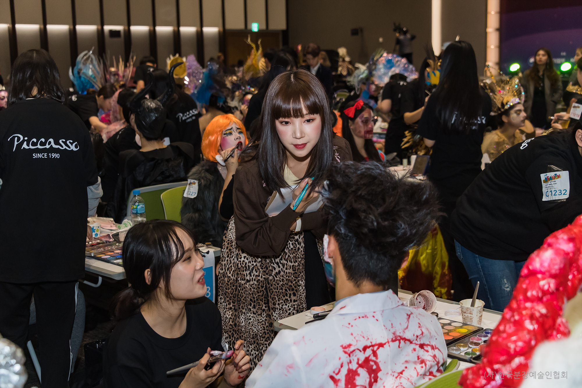 캐릭터메이크업심사하는유투버퓨어디